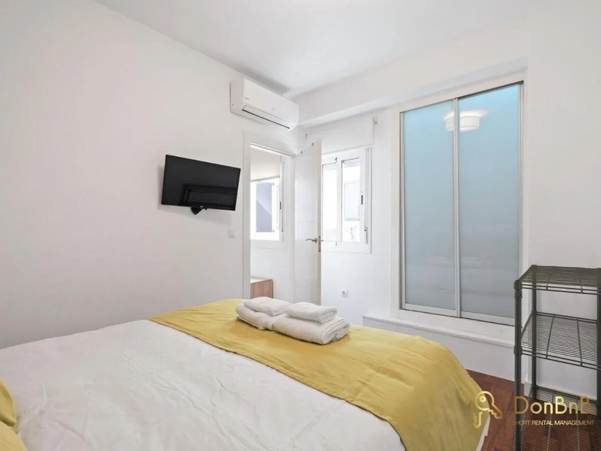 Apartment One Minute From Merced In Málaga Espanha